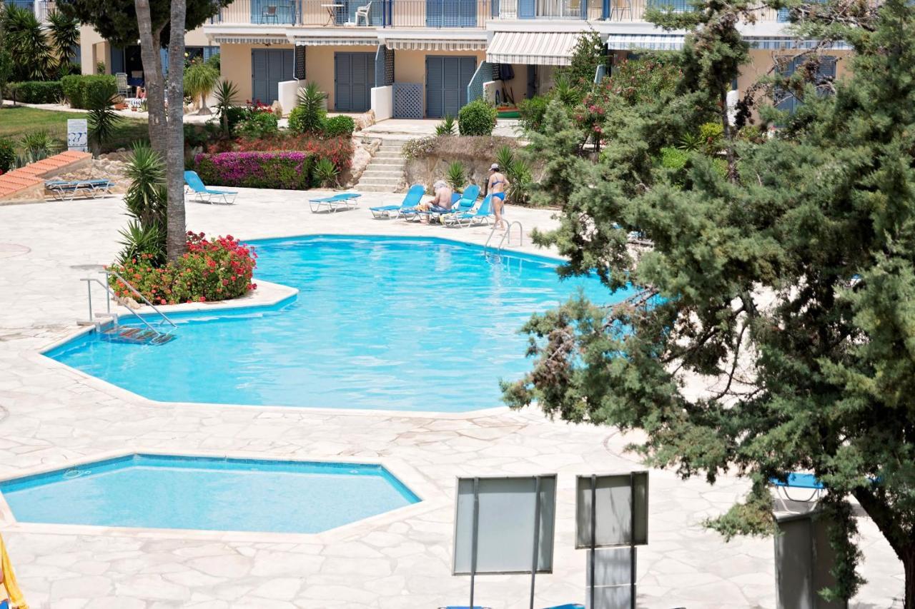 Paradise Gardens With A Large Terrace Paphos Eksteriør bilde